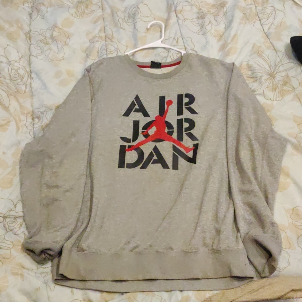 Jordan crewneck sweater